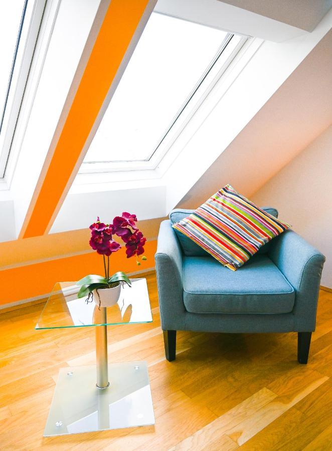 Backpacker Apartment Schoenbrunn Vienna Exterior photo